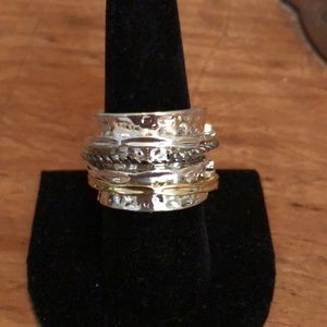 Lovely spinner ring size 8 NWOT.